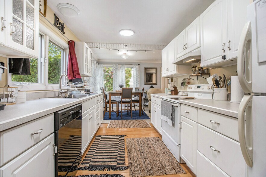 More Photos Of 525 W Mitchell St, Petoskey Office For Sale