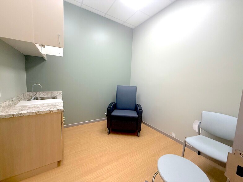 More Photos Of 7483 Sand Lake Commons Blvd, Orlando Medical For Lease