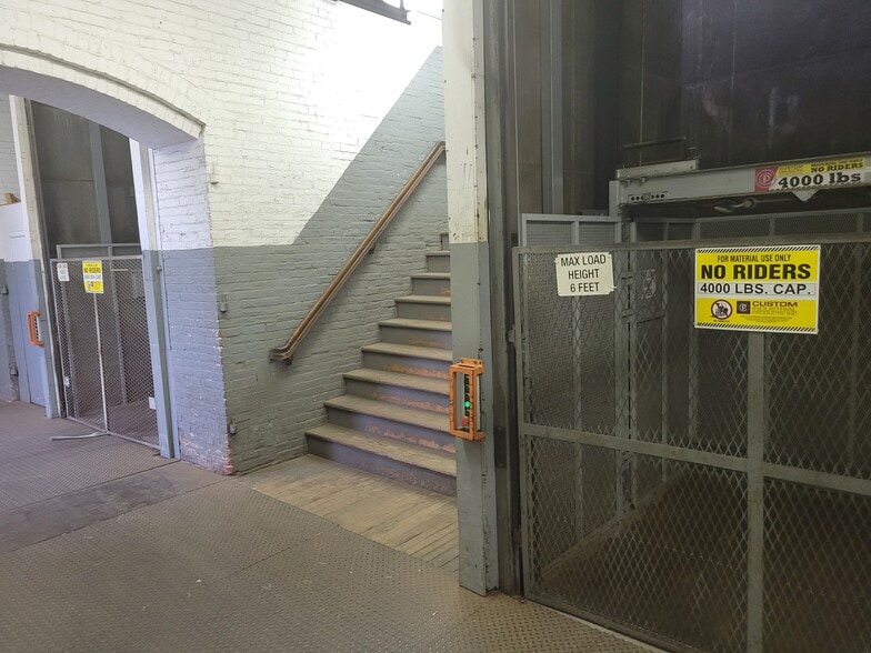 More Photos Of 63 Middlesex St, Chelmsford Warehouse For Lease