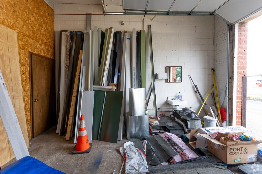 More Photos Of 700 N Cannon Blvd, Kannapolis Storefront Retail Office For Lease