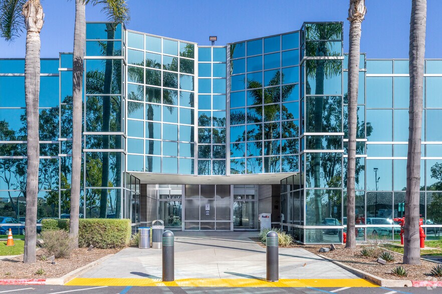 More Photos Of 6333 Greenwich Dr, San Diego Office For Lease
