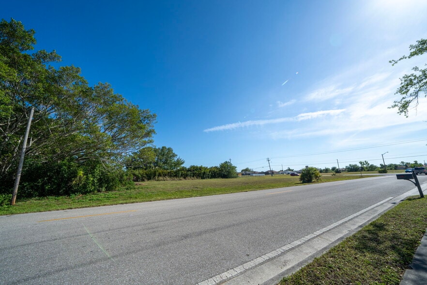 More Photos Of 758 4th st, Cape Coral Land For Sale