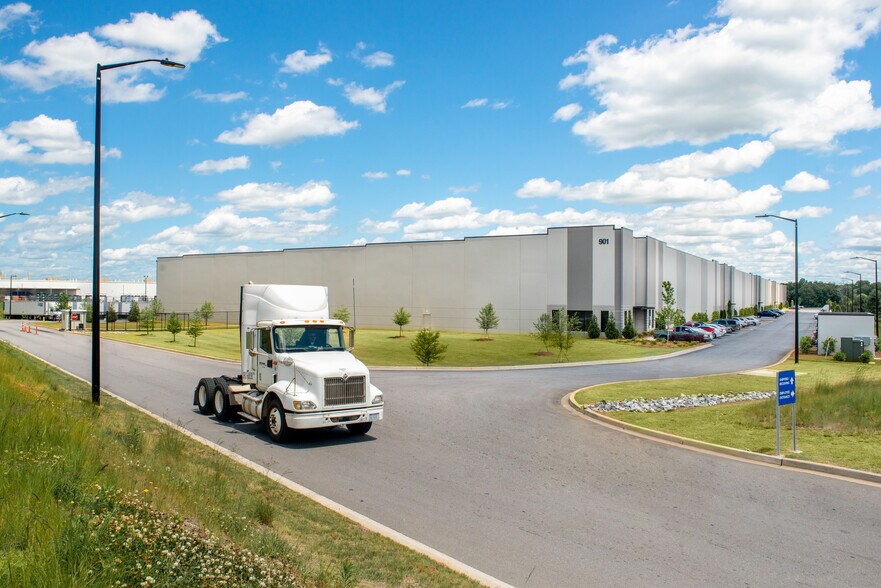 More Photos Of 901 Victor Hill Rd, Greer Distribution For Lease