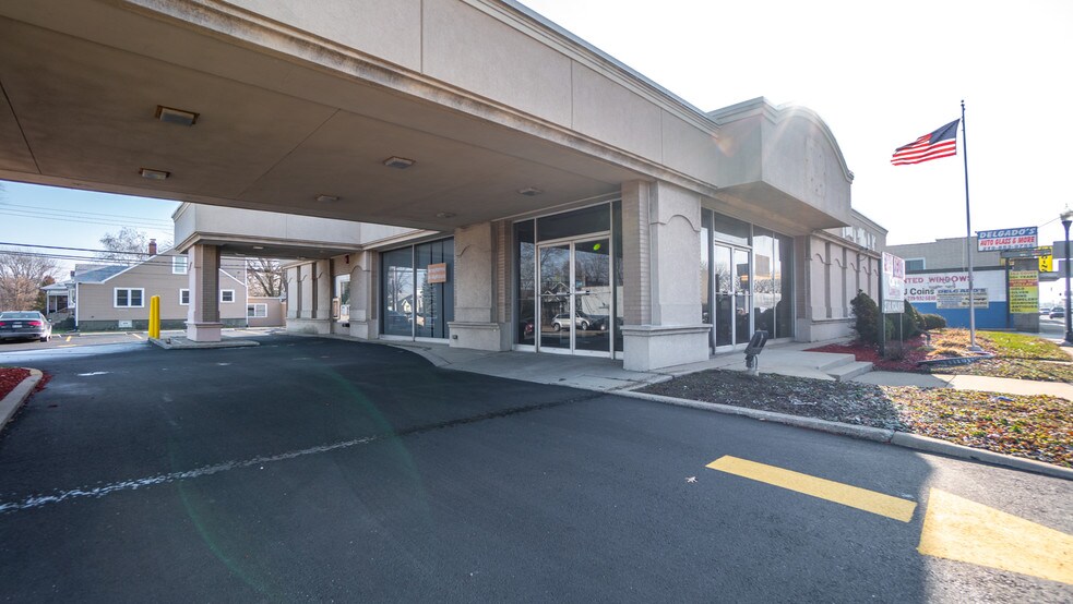 More Photos Of 7007 Calumet Ave, Hammond General Retail For Sale