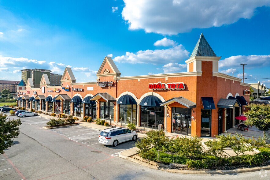 More Photos Of 923 N Loop 1604 E, San Antonio Unknown For Lease