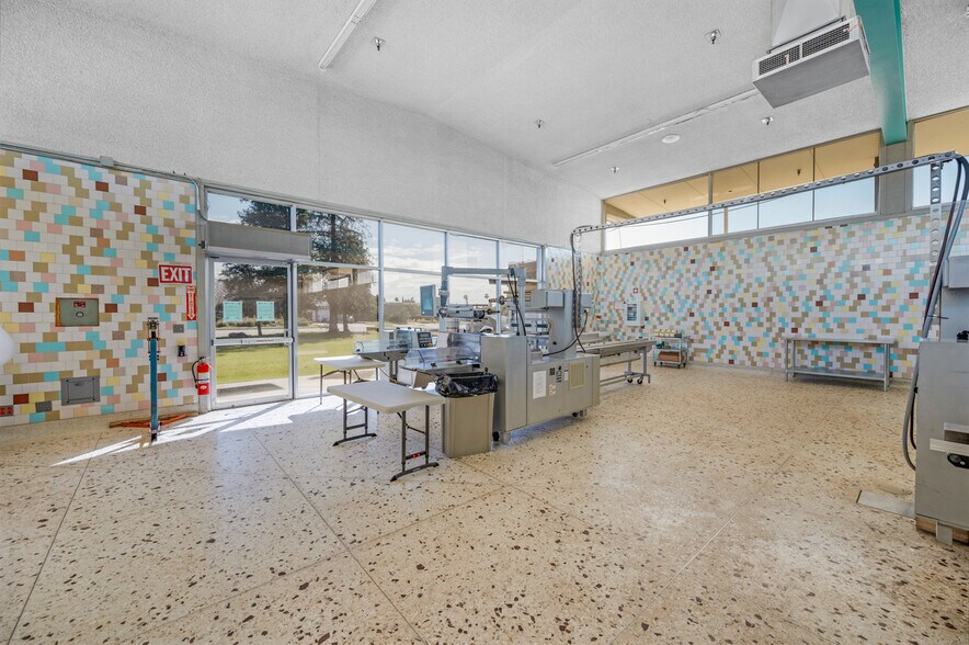 More Photos Of 89-101 Academy Ave, Sanger Food Processing For Sale