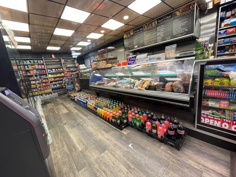 More Photos Of 3152 137th St, Flushing Storefront Retail Residential For Sale