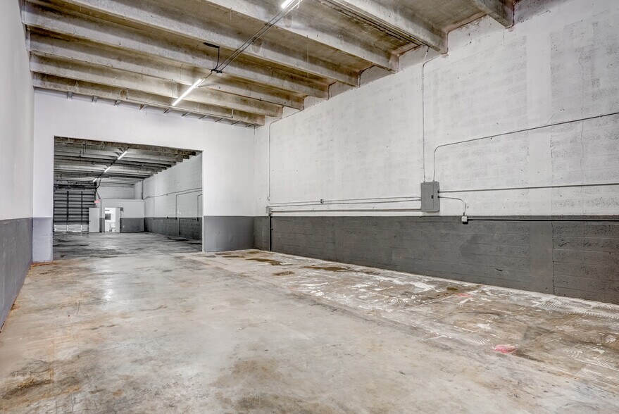 More Photos Of 14080-14118 SW 139th Ct, Miami Light Manufacturing For Lease