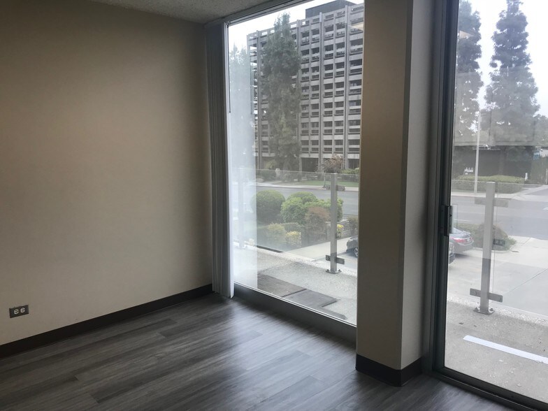 More Photos Of 623 W Duarte Rd, Arcadia Medical For Lease