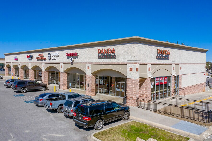 More Photos Of 11309-11323 Bandera Rd, San Antonio Unknown For Lease
