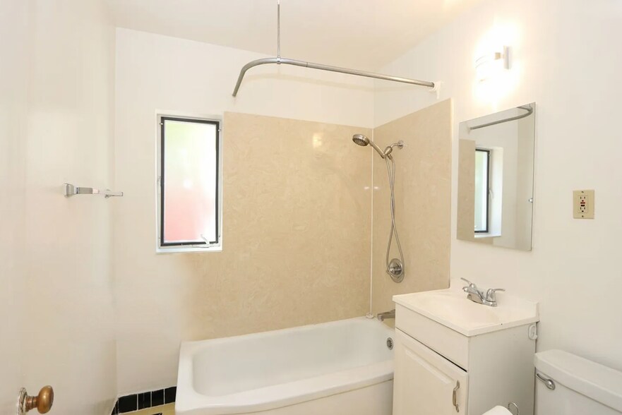 More Photos Of 539 Mandana Blvd, Oakland Apartments For Sale