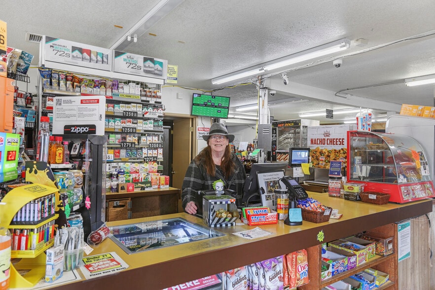 More Photos Of 31815 E Historic Columbia RI Hwy, Troutdale Convenience Store For Sale