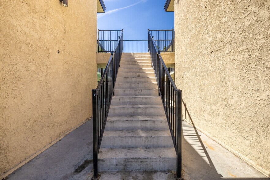 More Photos Of 7370 Neo St, Downey Apartments For Sale
