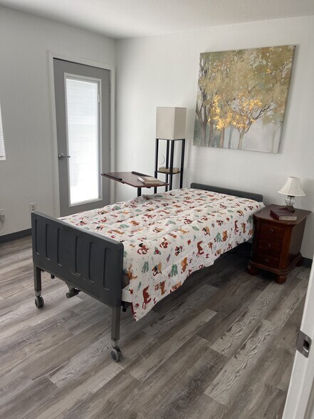 More Photos Of Upscale OK City Assisted Living Care Home, Oklahoma City Continuing Care Retirement Community For Sale