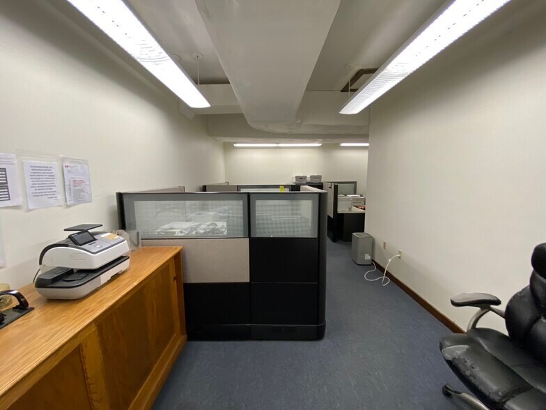 More Photos Of 501 Robb St, McKees Rocks Warehouse For Sale