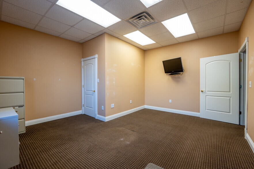 More Photos Of 2840 Ligonier St, Latrobe Office For Sale