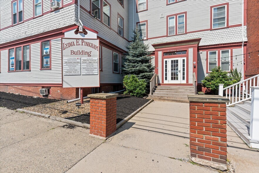 More Photos Of 271 Western Ave, Lynn Research And Development For Lease