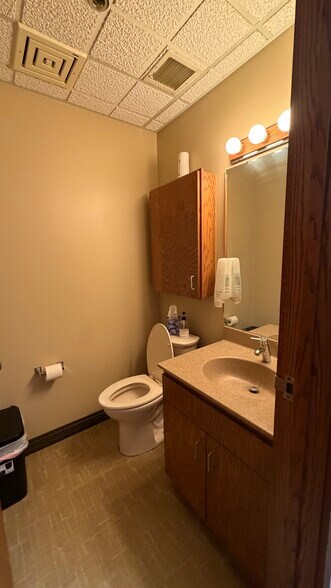 More Photos Of 5201 S 19th St, Lincoln Warehouse For Sale