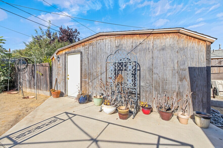 More Photos Of 909 E Noble Ave, Visalia Multifamily For Sale