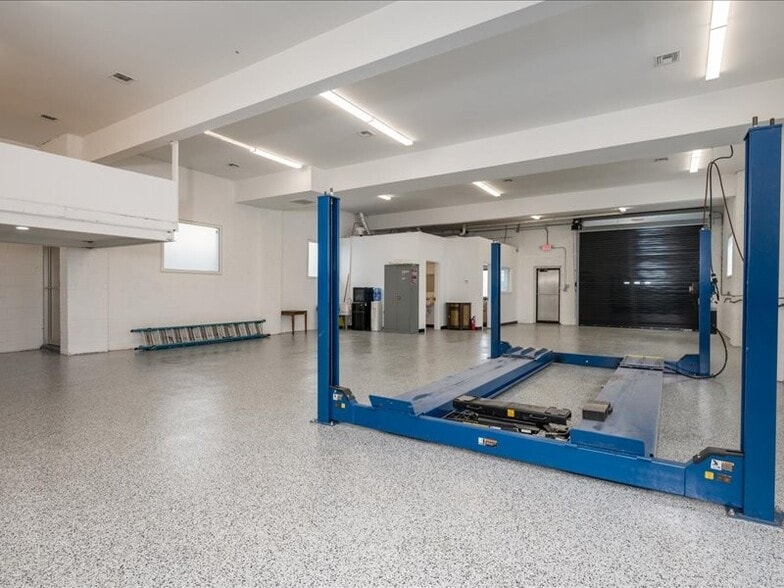 More Photos Of 28 Willowdale Ave, Port Washington Industrial For Sale