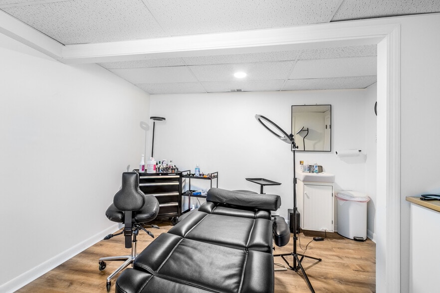 More Photos Of 320 Gifford St, Falmouth Office For Sale