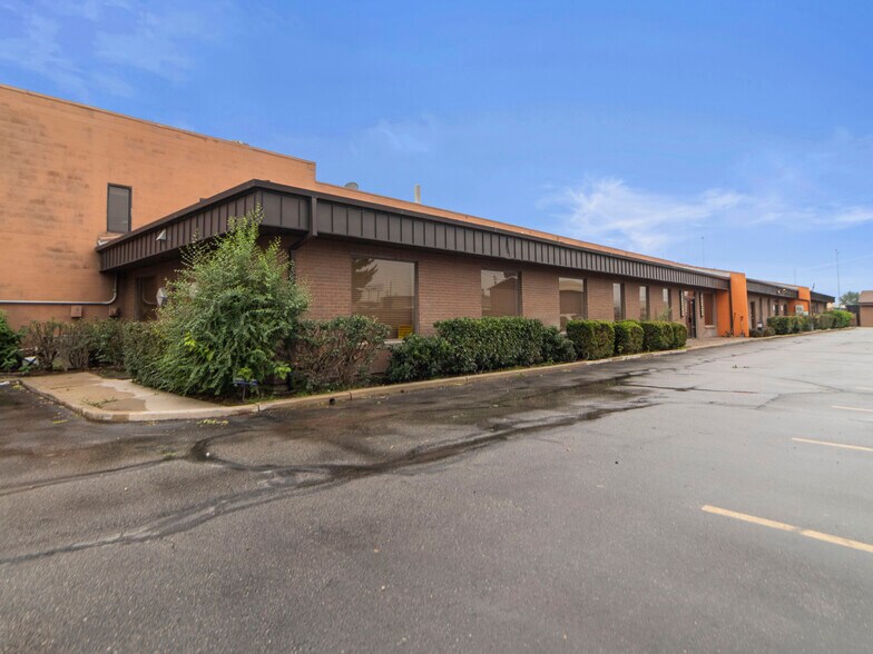 Primary Photo Of 4070-4084 S 300 W, Salt Lake City Light Manufacturing For Lease