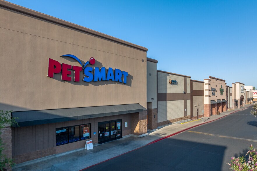 More Photos Of 2805-3053 W Agua Fria Fwy, Phoenix Unknown For Lease