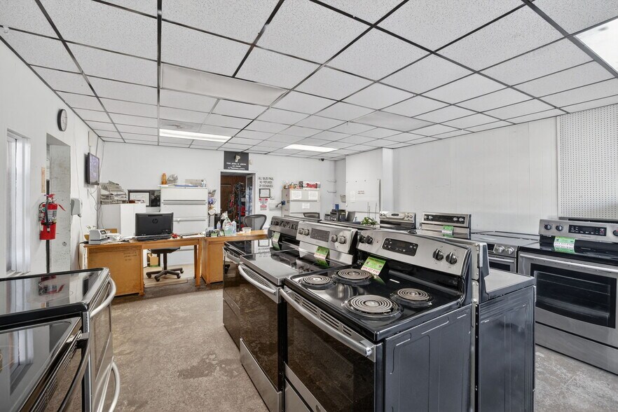 More Photos Of 3928 SW 12th Ct, Fort Lauderdale Manufacturing For Sale