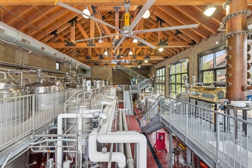 More Photos Of 27649 Old Lincoln Highway, Wanship Freestanding For Sale