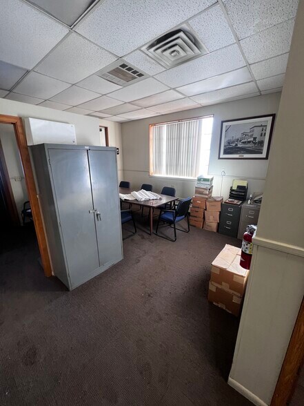 More Photos Of 3520 S Xenwood Ave, Saint Louis Park Manufacturing For Sale