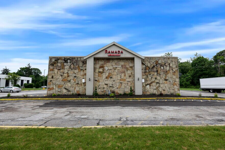 More Photos Of 22115 Brookpark Rd, Cleveland Hotel For Sale