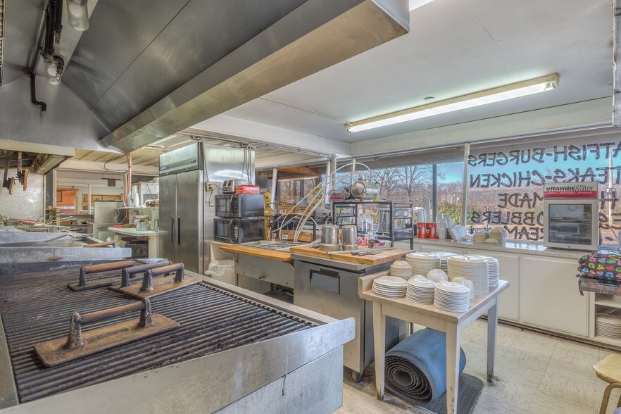 More Photos Of 29301 Hwy 82 Hwy, Park Hill Restaurant For Sale