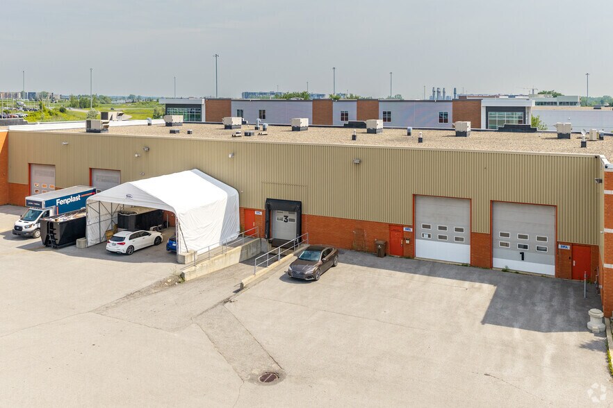 More Photos Of 1180-1190 Rue Lévis, Terrebonne Flex For Lease