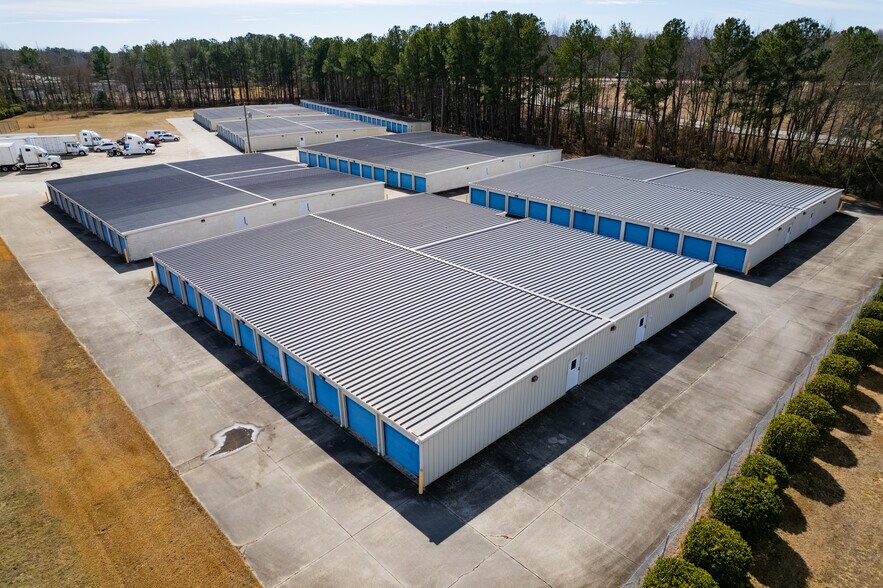 More Photos Of 803 S Eastern Blvd, Fayetteville Warehouse For Sale