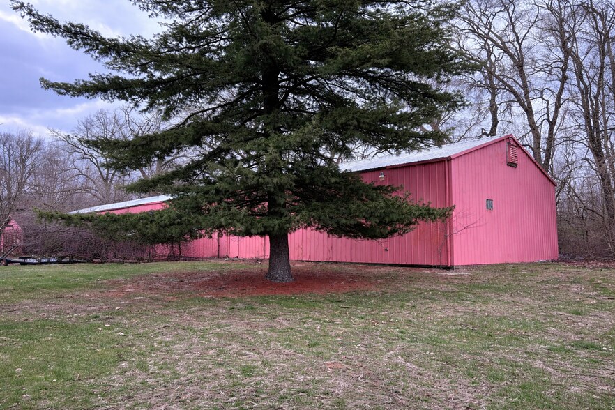 More Photos Of 4400 S Sioux St, Terre Haute Warehouse For Lease