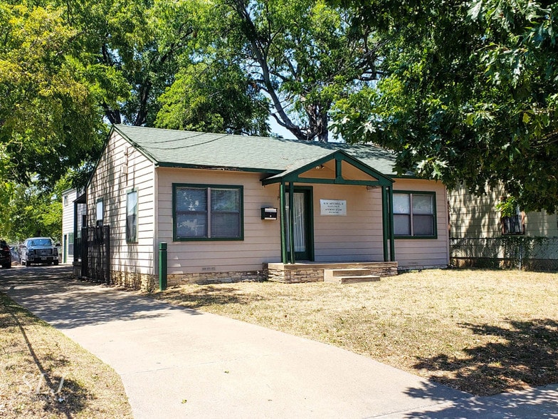 More Photos Of 3519 Miles St, Dallas Loft Creative Space For Sale