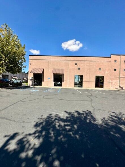 More Photos Of 1013 Nichols Dr, Rocklin Warehouse For Lease