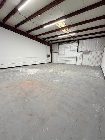 More Photos Of 12999-13003 Murphy Rd, Stafford Unknown For Lease