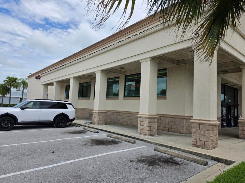 More Photos Of 3901 S Tamiami Trail, Sarasota Drugstore For Sale