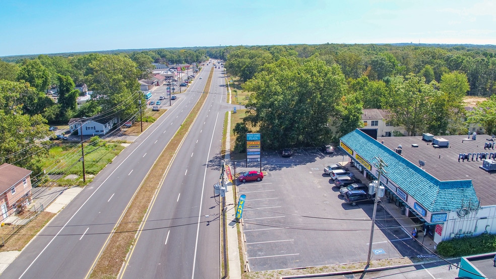 More Photos Of 1880 W County Line Rd, Lakewood Storefront For Sale