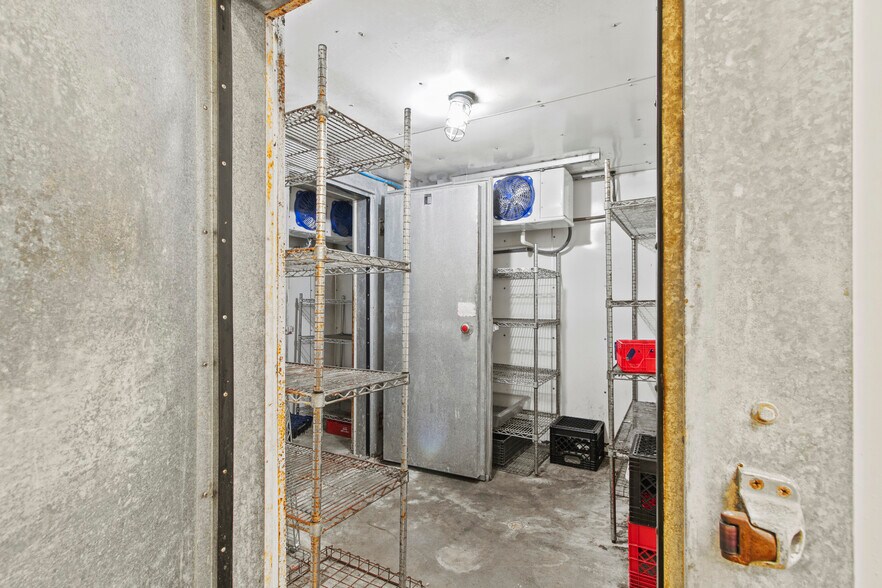 More Photos Of 911 N Broadway Ave, Ada Restaurant For Sale