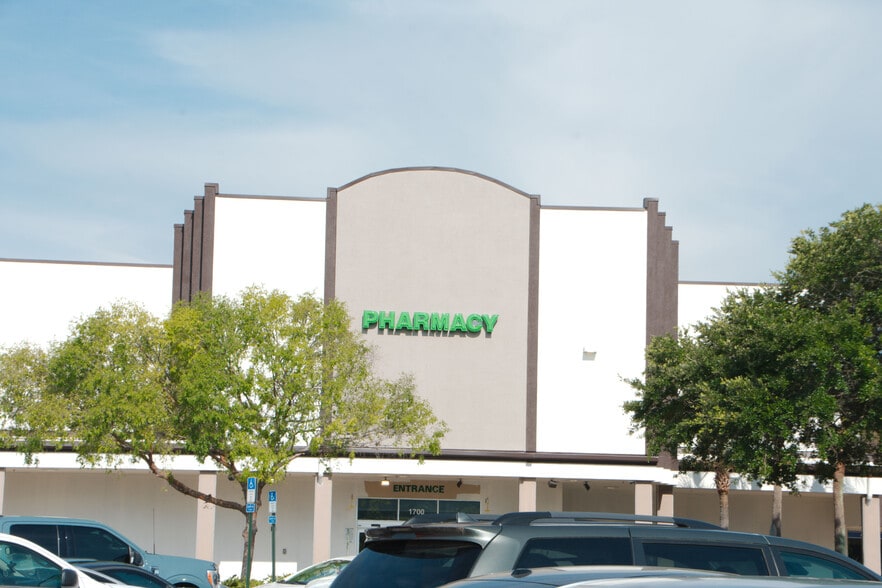 More Photos Of 1700 N Monroe St, Tallahassee Unknown For Lease