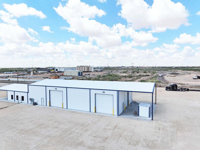 More Photos Of 8340 Boles Rd., Odessa Warehouse For Lease