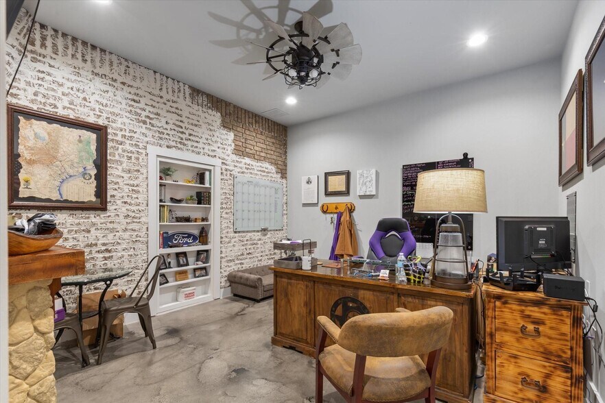 More Photos Of 5805 Starnes Rd, Watauga Medical For Sale