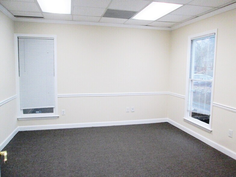 More Photos Of 3867 Holcomb Bridge Rd, Peachtree Corners Office For Lease