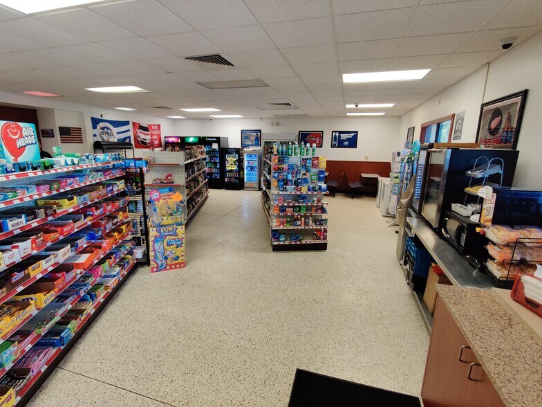 More Photos Of 4521 W Caro Rd, Vassar Convenience Store For Sale
