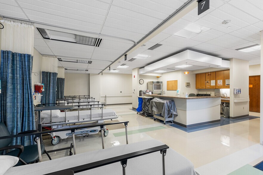 More Photos Of 670 Woodbourne Rd, Langhorne Medical For Sale