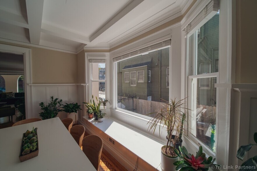 More Photos Of 435 Vernon St, Oakland Specialty For Sale