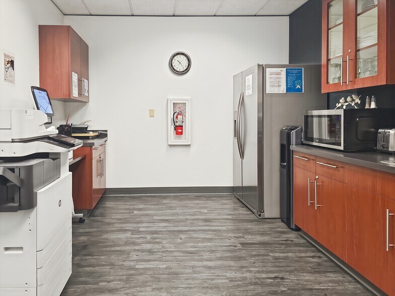 More Photos Of 1500 NW Bethany Blvd, Beaverton Coworking Space