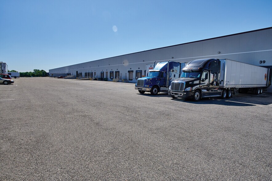 More Photos Of 1245 Trapp Rd, Eagan Distribution For Lease